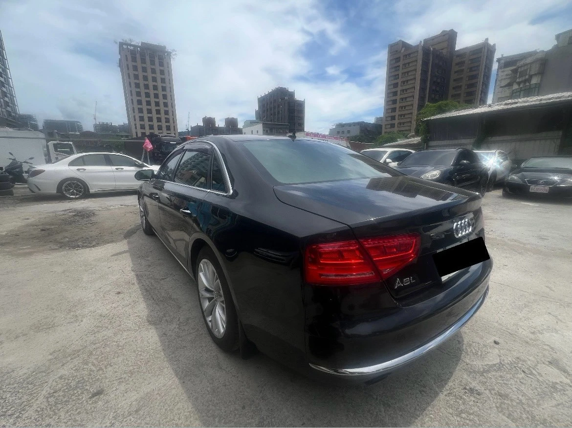 Audi A8L