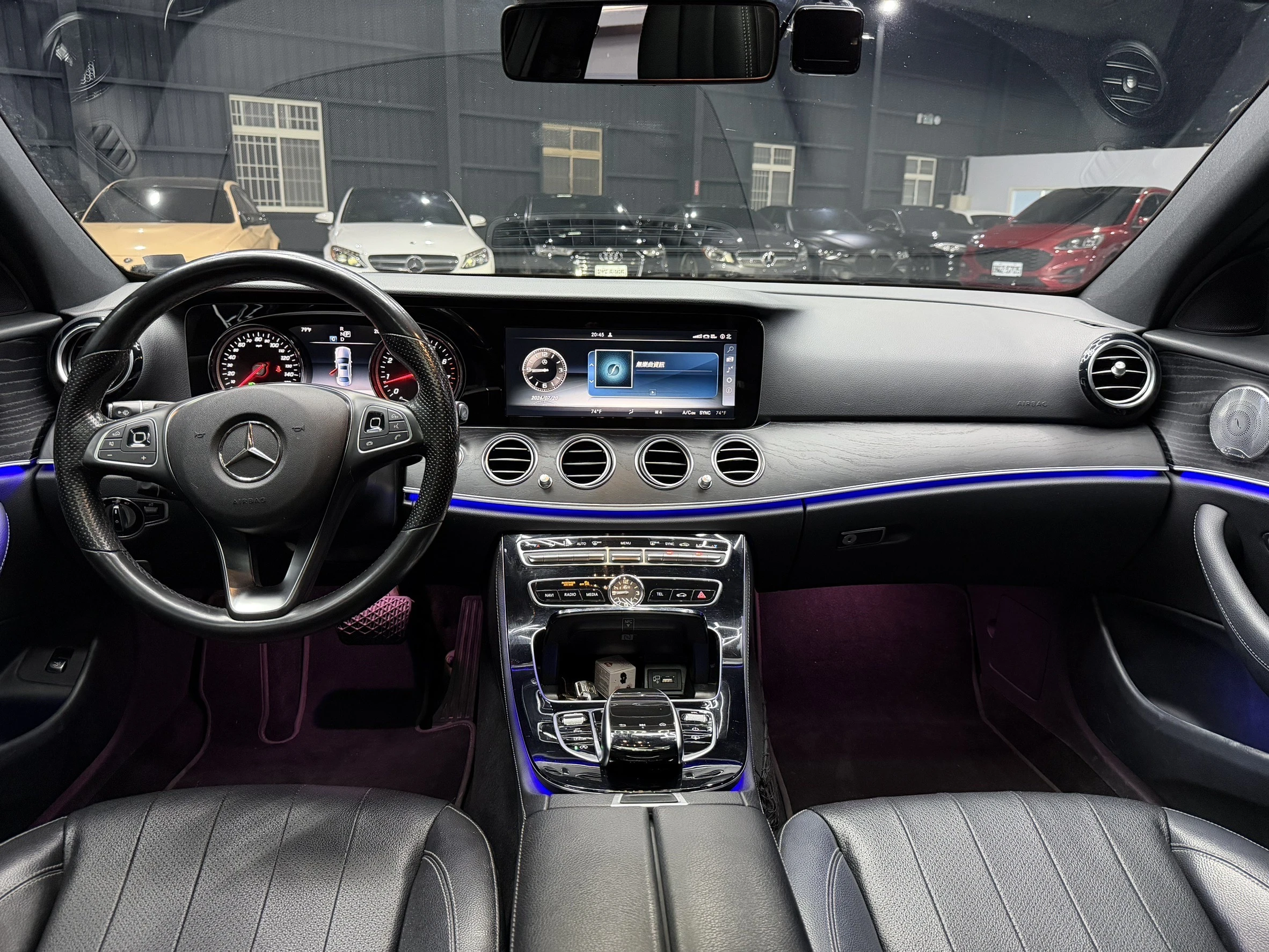 Mercedes Benz E300