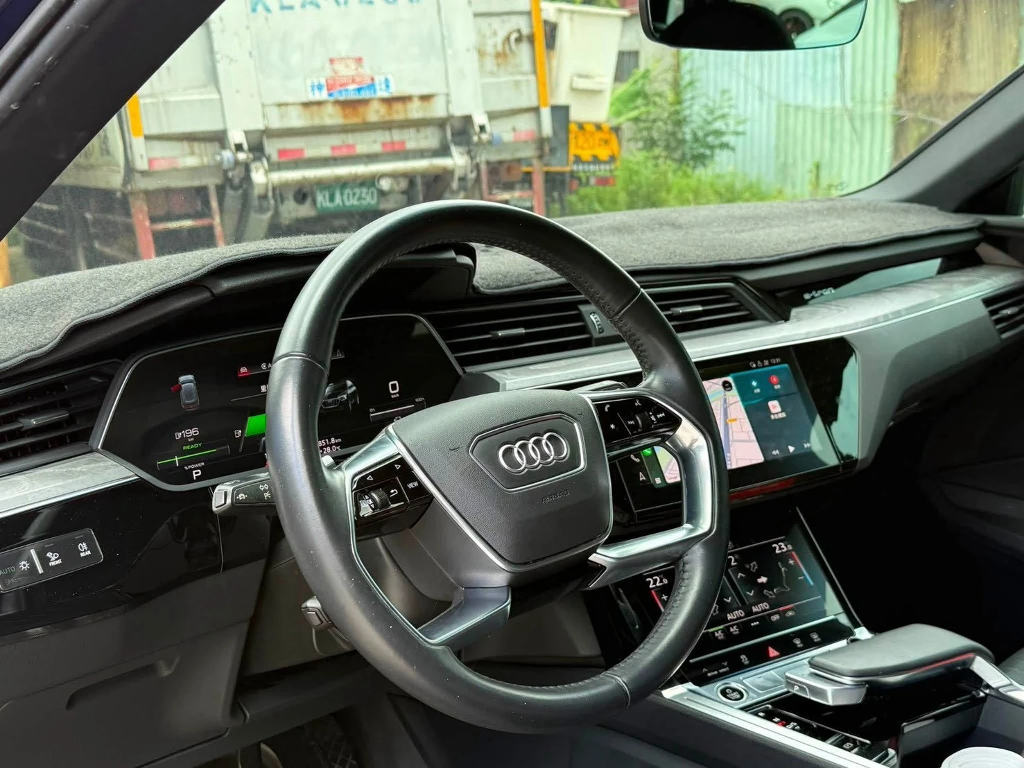 Audi e-tron