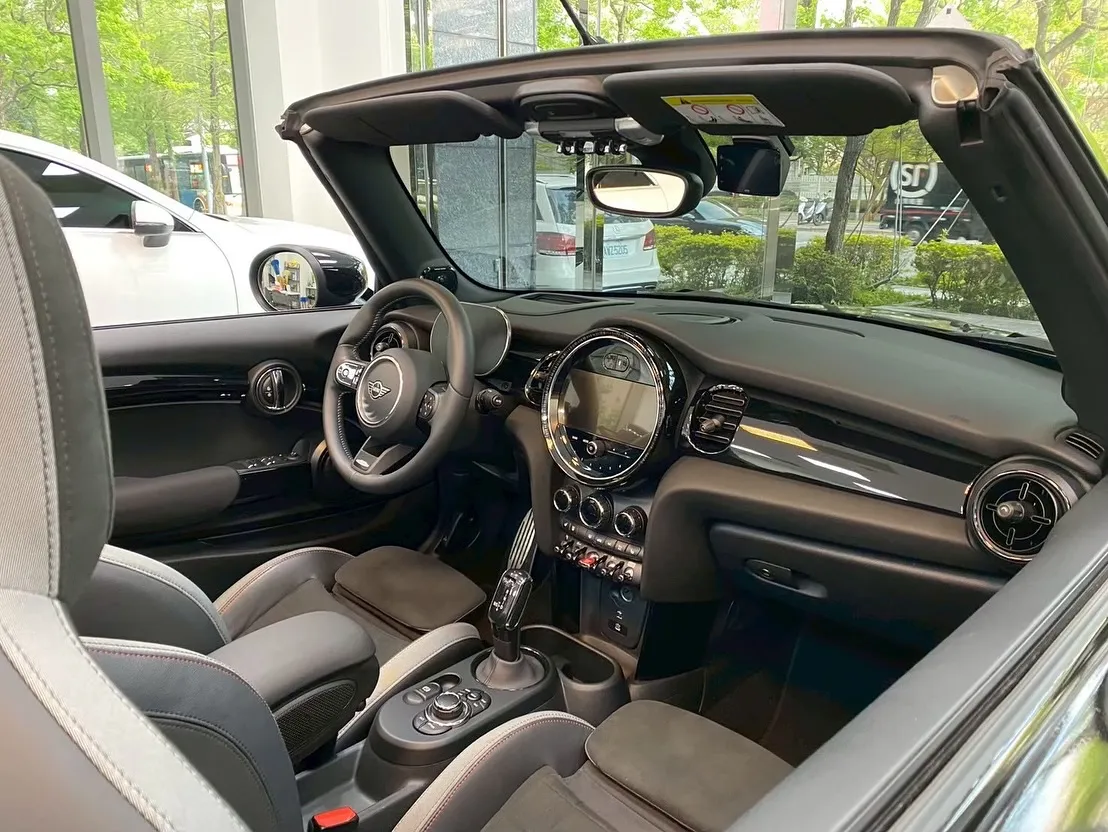 MINI Cabrio S JCW 敞篷版