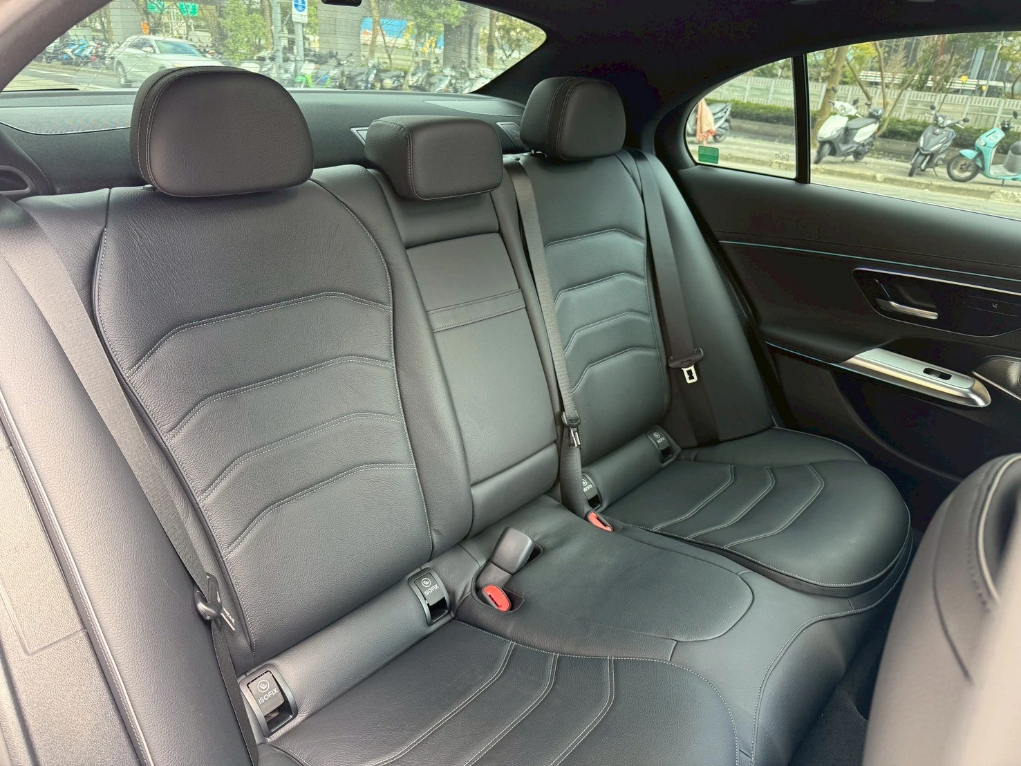 Mercedes-Benz E300 AMG 4MATIC  