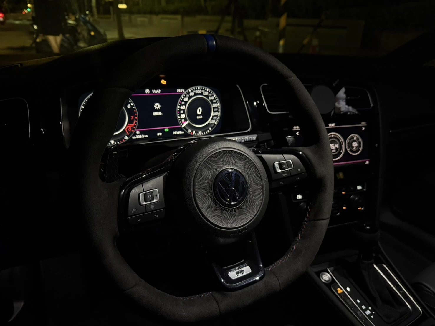 Volkswagen Golf R 