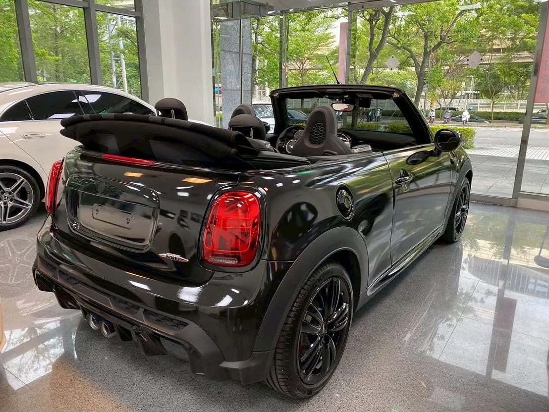 MINI Cabrio S JCW 敞篷版