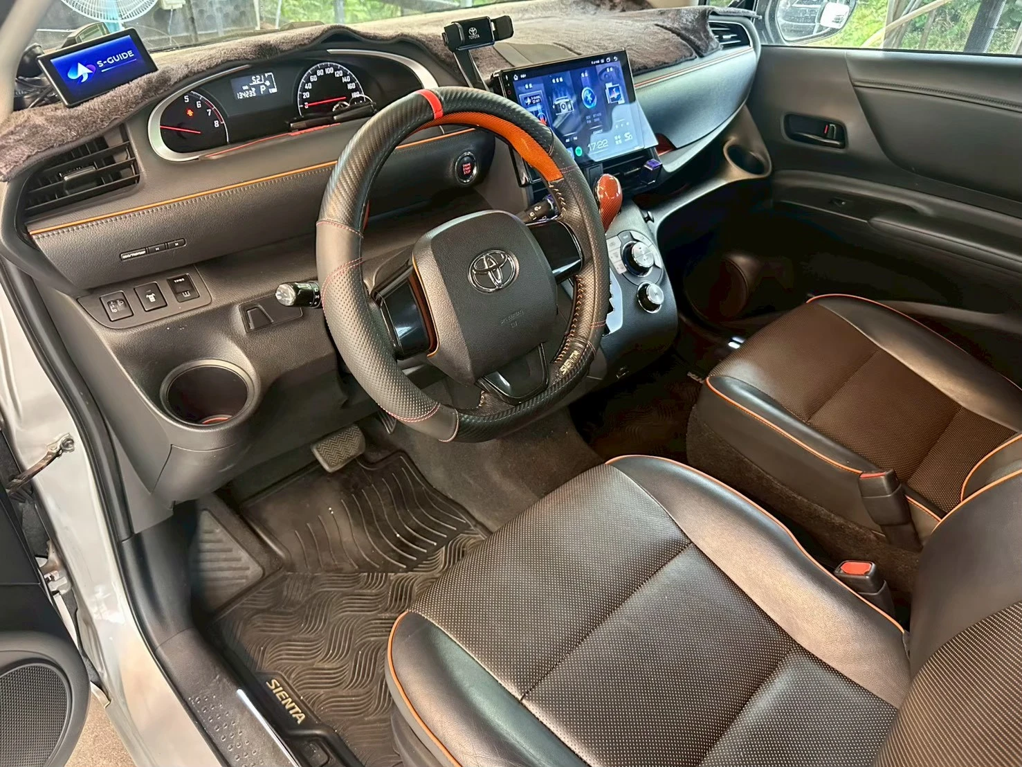 Toyota  Sienta 7人座