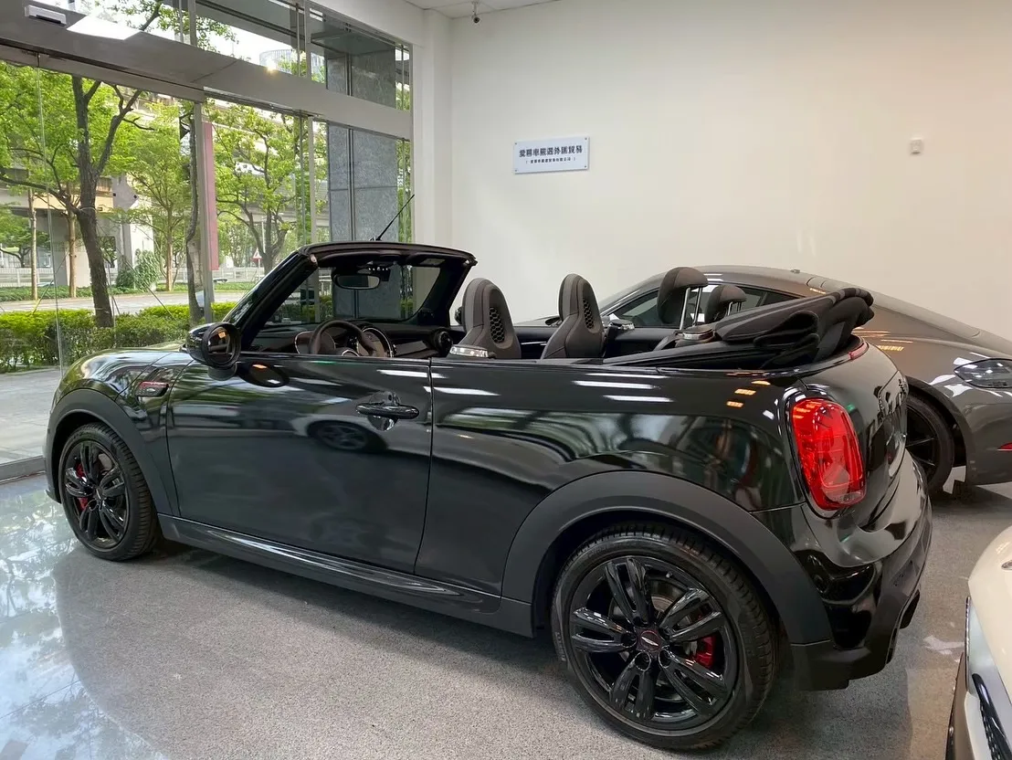MINI Cabrio S JCW 敞篷版