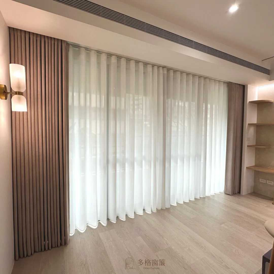 【空間夠大，就讓窗簾把質感拉滿】