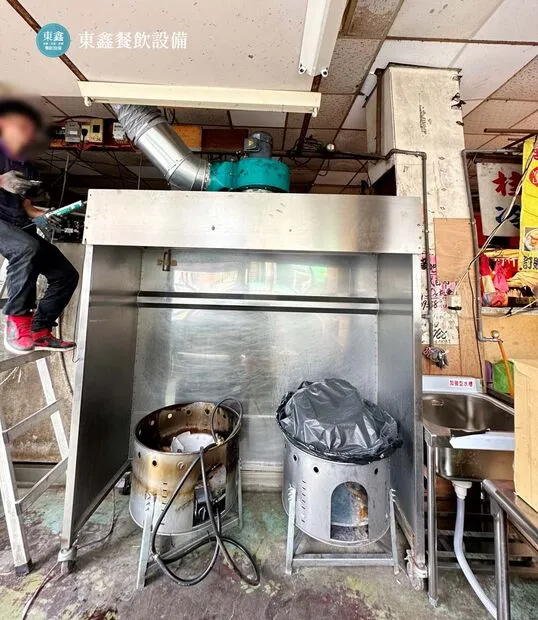 炸湯翅炸雞店攤位設備 台中黃昏市場白家湯翅舊店設備遷移案例