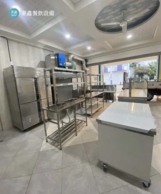 燒烤店抽油煙機 冷藏展示台設計 台中燒烤店油煙廚房設備