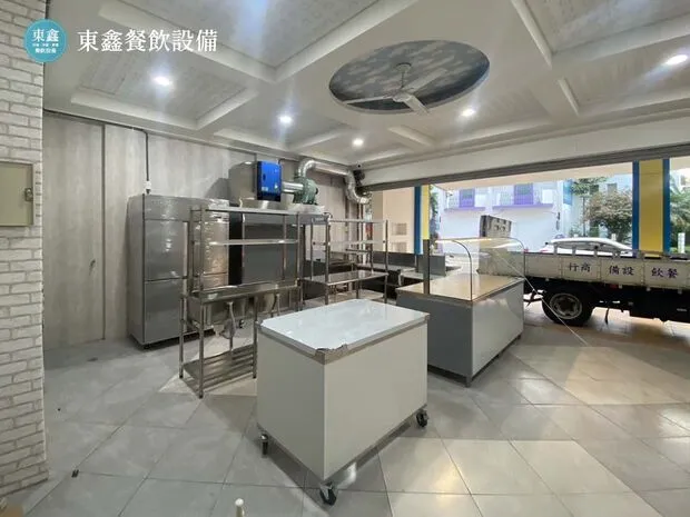 燒烤店抽油煙機 冷藏展示台設計 台中燒烤店油煙廚房設備