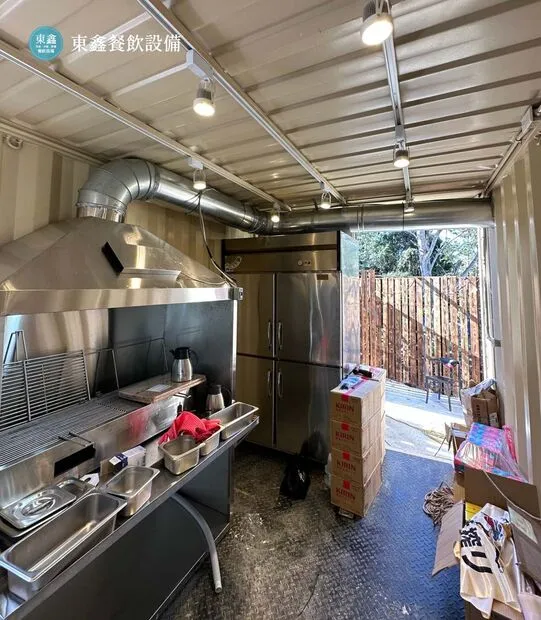 南投串燒店落地型煙罩 岸山炭火串燒貨櫃屋廚房餐飲設備案例