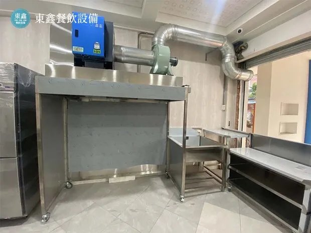 燒烤店抽油煙機 冷藏展示台設計 台中燒烤店油煙廚房設備