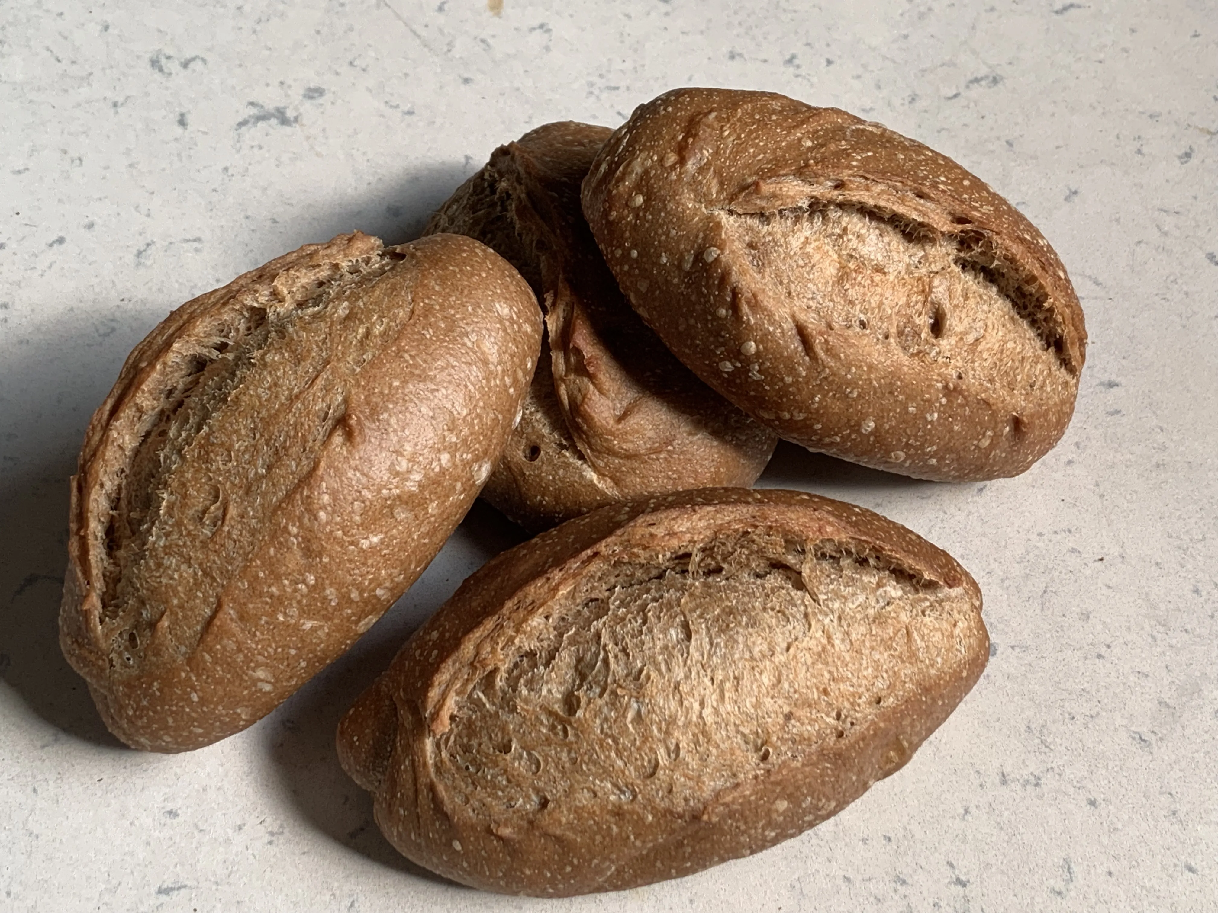 芝麻黑糖手作麵包