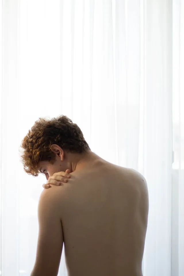 我的肩膀怎麼突然動彈不得-痛痛肩-急性肩關節滑囊炎(Acute Shoulder Bursitis)