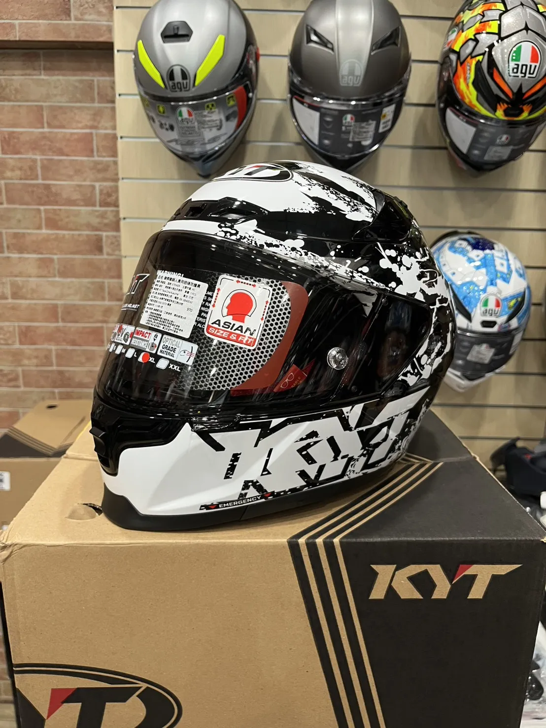 KYT STRIKER #N白 全罩式安全帽 大壓尾