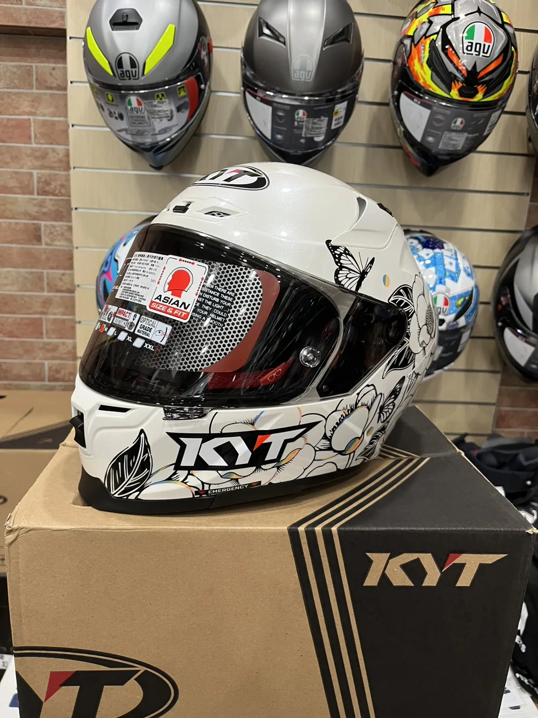 KYT STRIKER #山茶花 全罩式安全帽 大壓尾