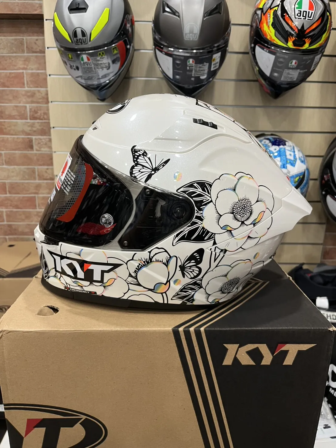 KYT STRIKER #山茶花 全罩式安全帽 大壓尾