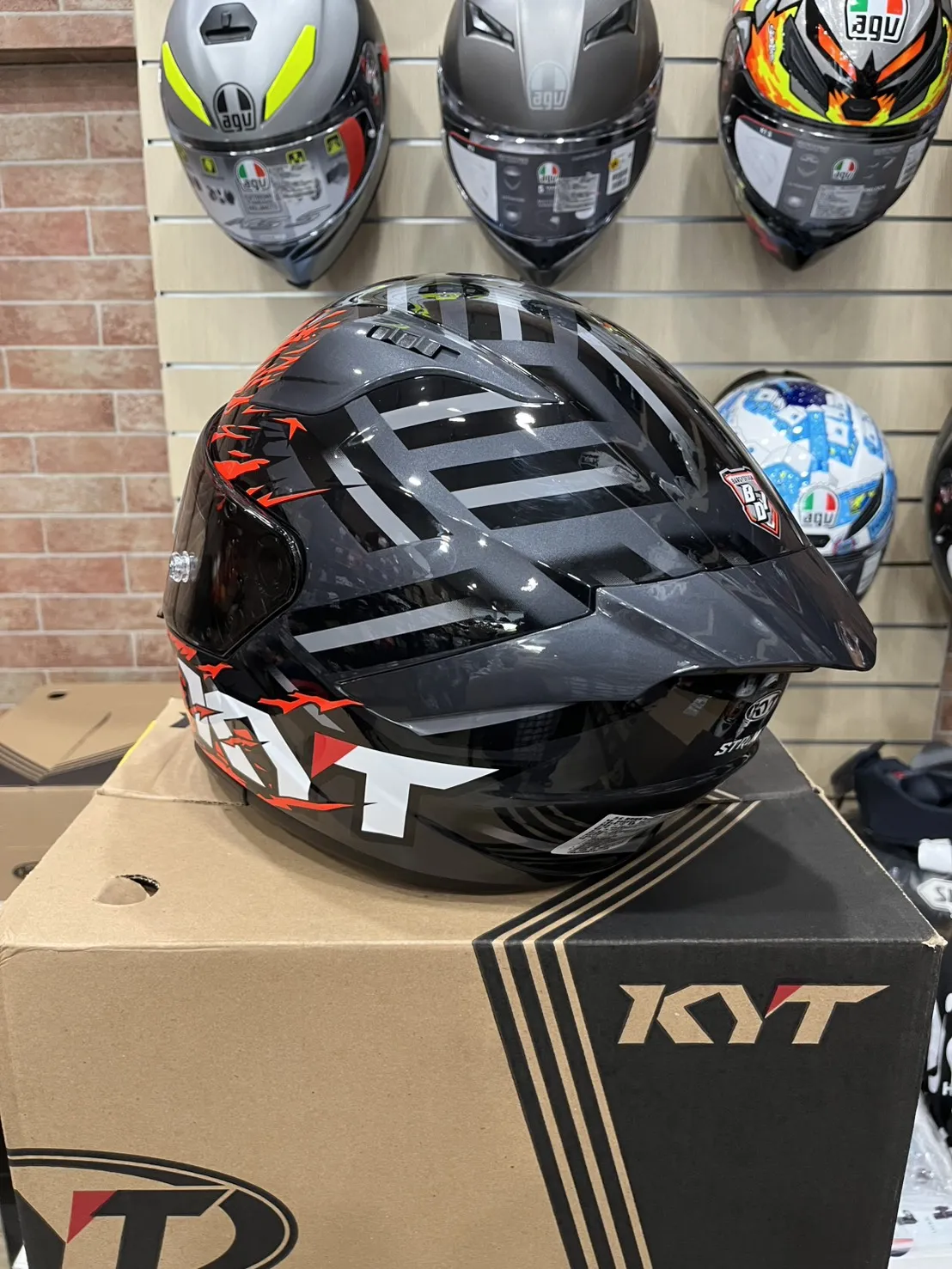 KYT STRIKER #F紅 全罩式安全帽 大壓尾