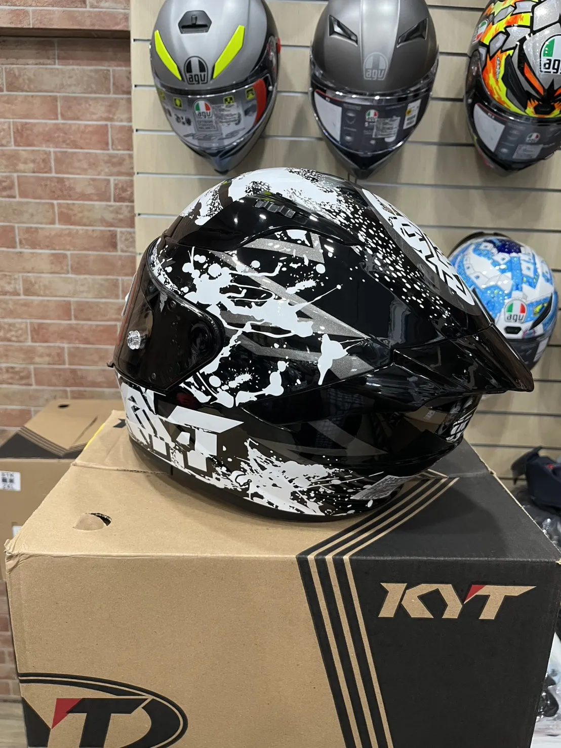 KYT STRIKER #N白 全罩式安全帽 大壓尾