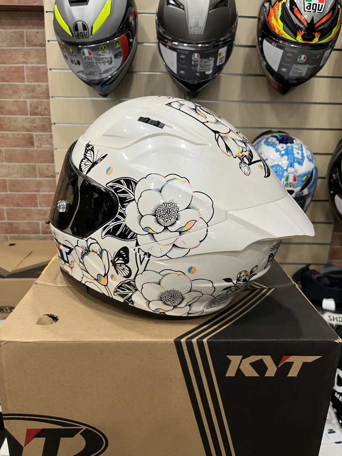 KYT STRIKER #山茶花 全罩式安全帽 大壓尾