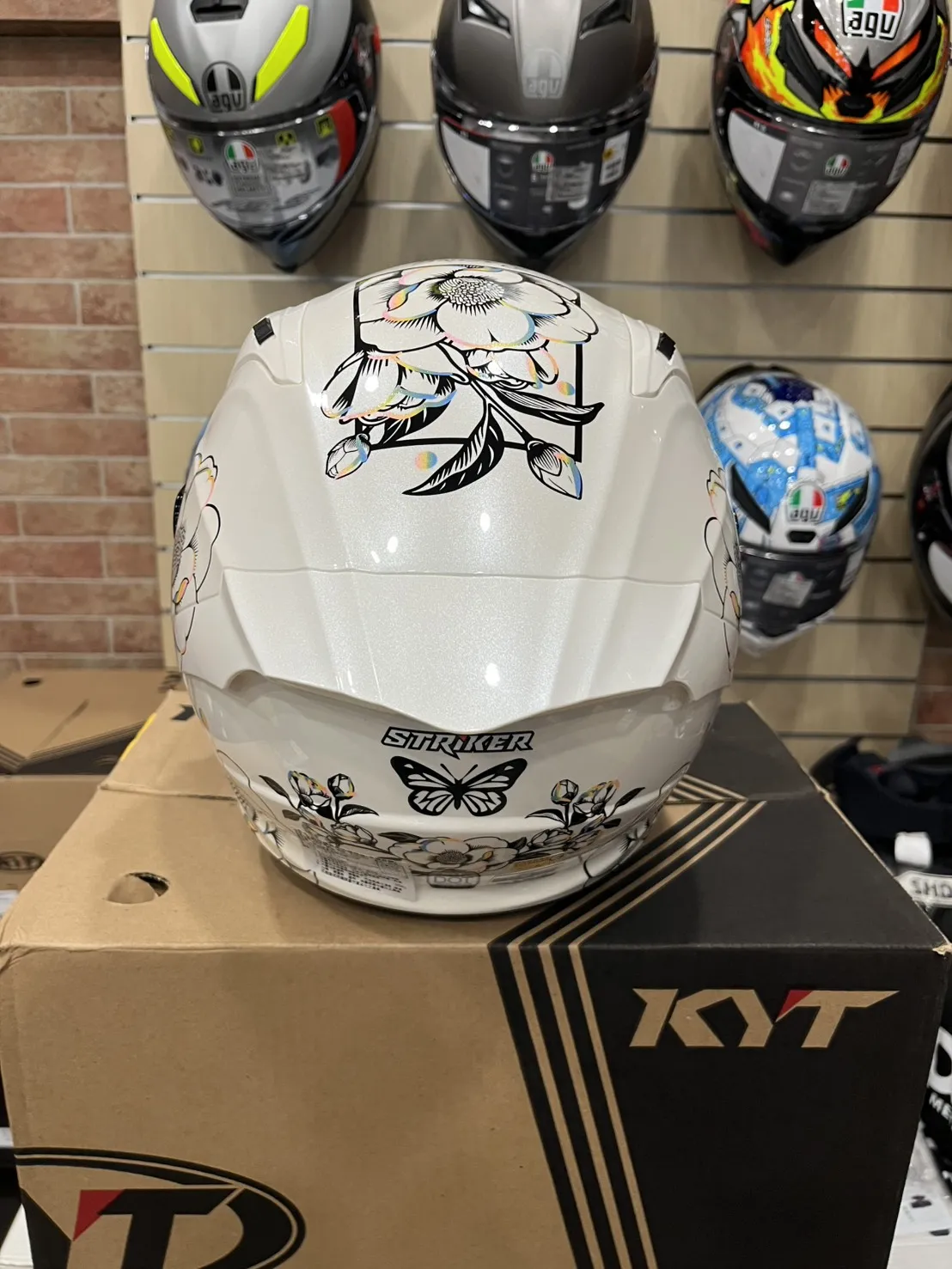 KYT STRIKER #山茶花 全罩式安全帽 大壓尾