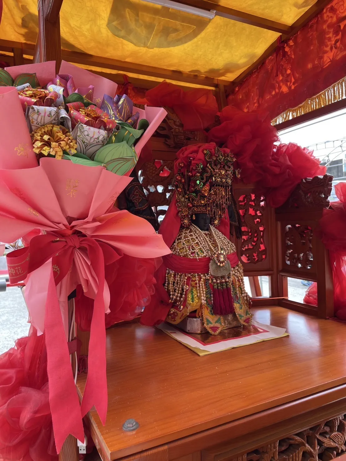 轎前花