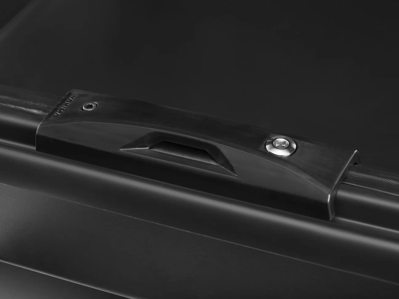 GrandTour Lo 車頂箱_高度最低款