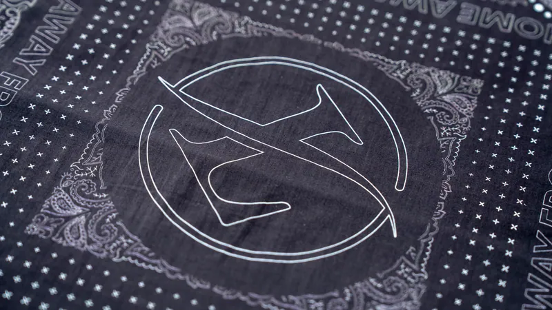 LADIT|Bandana Black|Paisley 變形蟲圖騰品牌設計方巾|沉穩黑