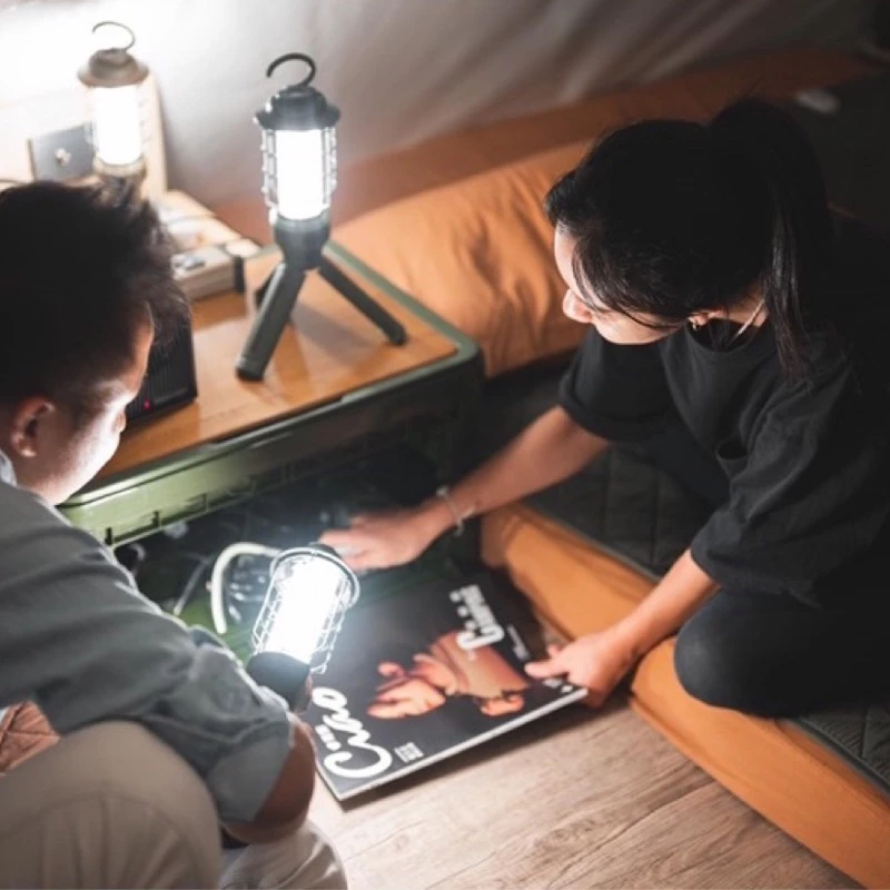 ADAMOUTDOOR｜戶外LED野戰工作燈〈軍綠／沙色／黑色〉ADCL-WK01「EcoCAMP│艾科戶外」