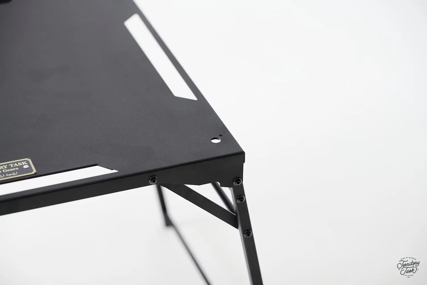 地域仕事/Territory Task 渡鴉邊桌 RAVEN SIDE TABLE