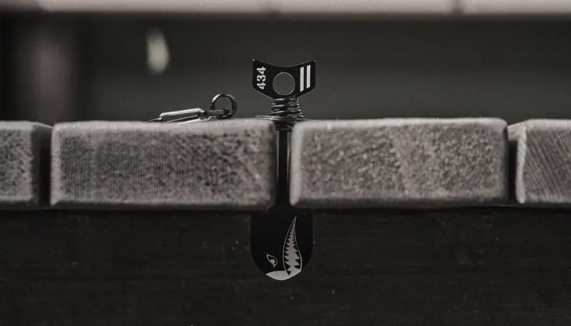 CAMVIL｜鯊魚魚骨釘｜棧板營位必備