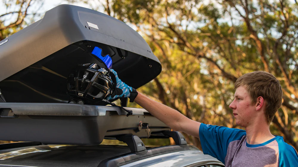 EasyTrip 400 車頂箱（尊爵黑/消光黑/雪貂白/雲河灰）