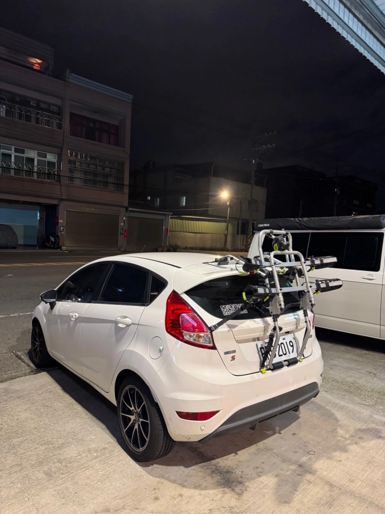 Ford fiesta 安裝 Buzz Rack 自行車架