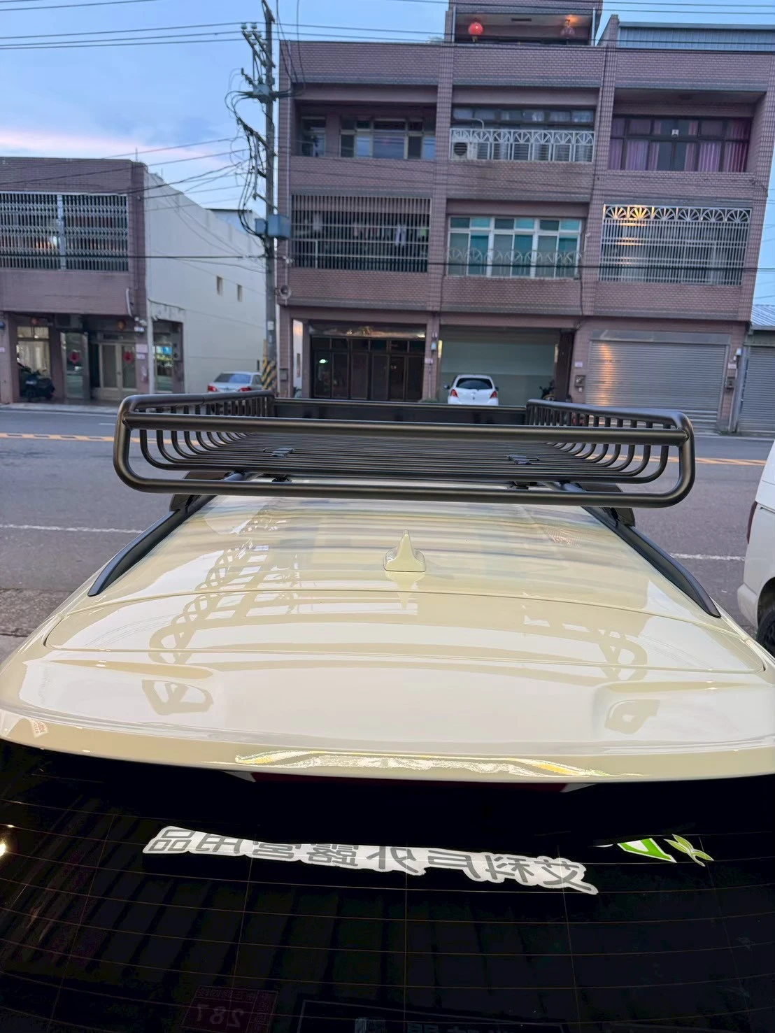 FORD FOCUS WAGON 安裝 YAKIMA 包覆式橫桿 + OffGrid 車頂籃 + OffGrid Extension 車頂籃延伸架