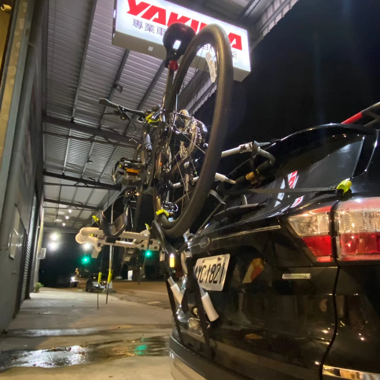 FORD KUGA 安裝 BUZZRACK自行車架