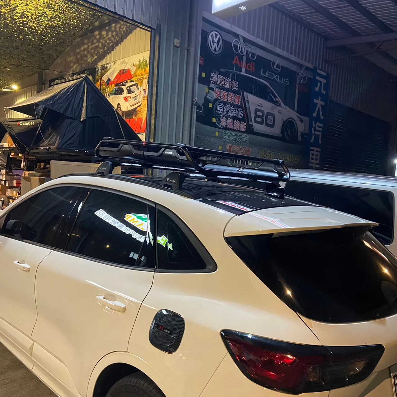 FORD KUGA 安裝 YAKIMA 包覆式橫桿 + YAKIMA OffGrid 車頂籃