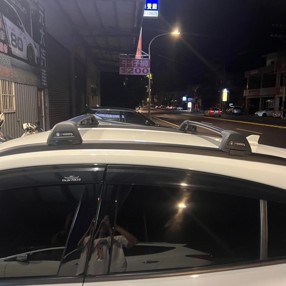 FORD FOCUS ACTIVE 安裝 YAKIMA包覆式橫桿