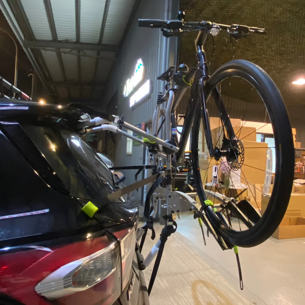 FORD KUGA 安裝 BUZZRACK自行車架