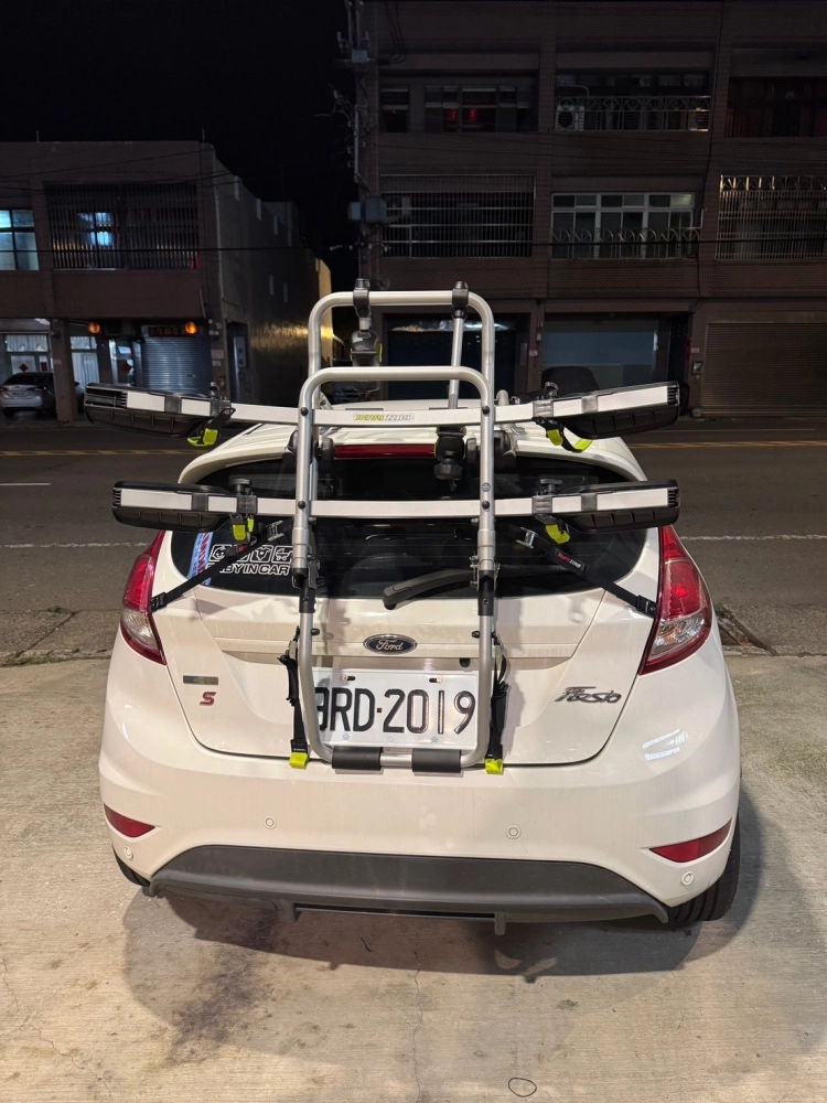 Ford fiesta 安裝 Buzz Rack 自行車架