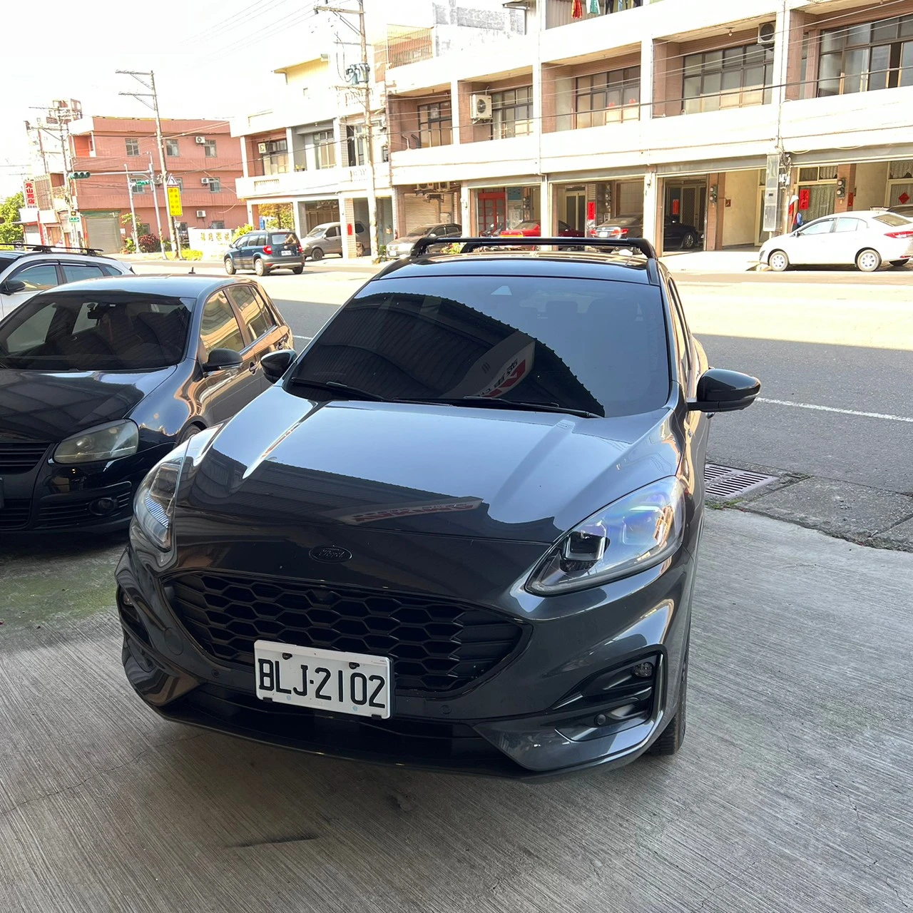 Ford kuga  安裝 YAKIMA 包覆式橫桿