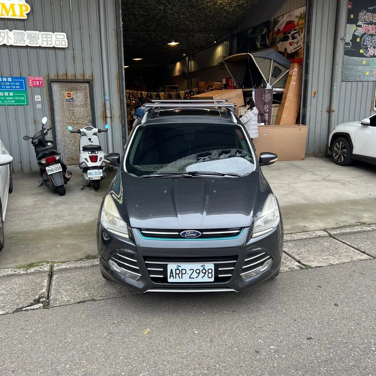 Ford kuga 安裝 YAKIMA 載重型橫桿