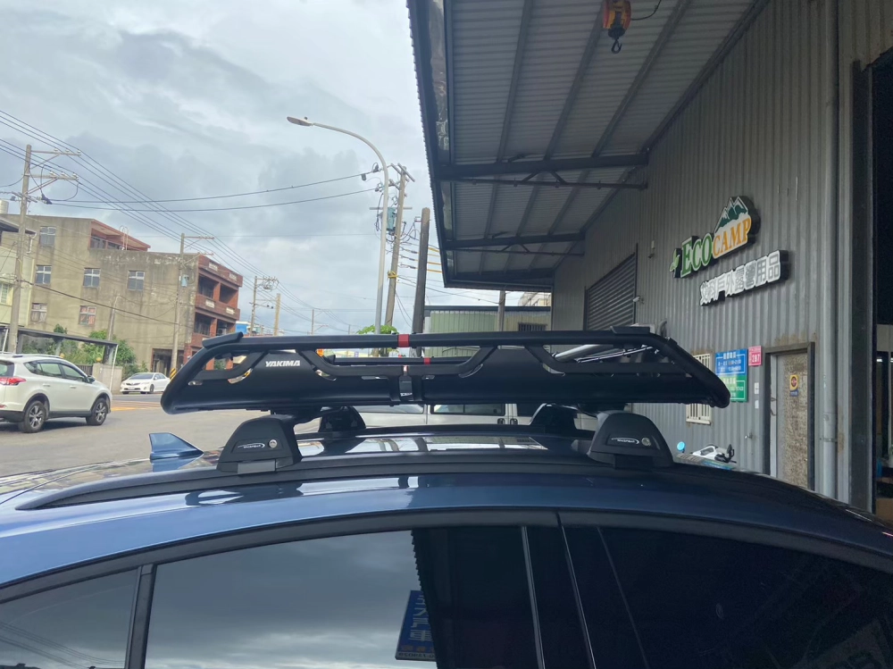 FORD FOCUS 安裝 YAKIMA包覆式橫桿 + YAKIMA OffGrid 車頂籃