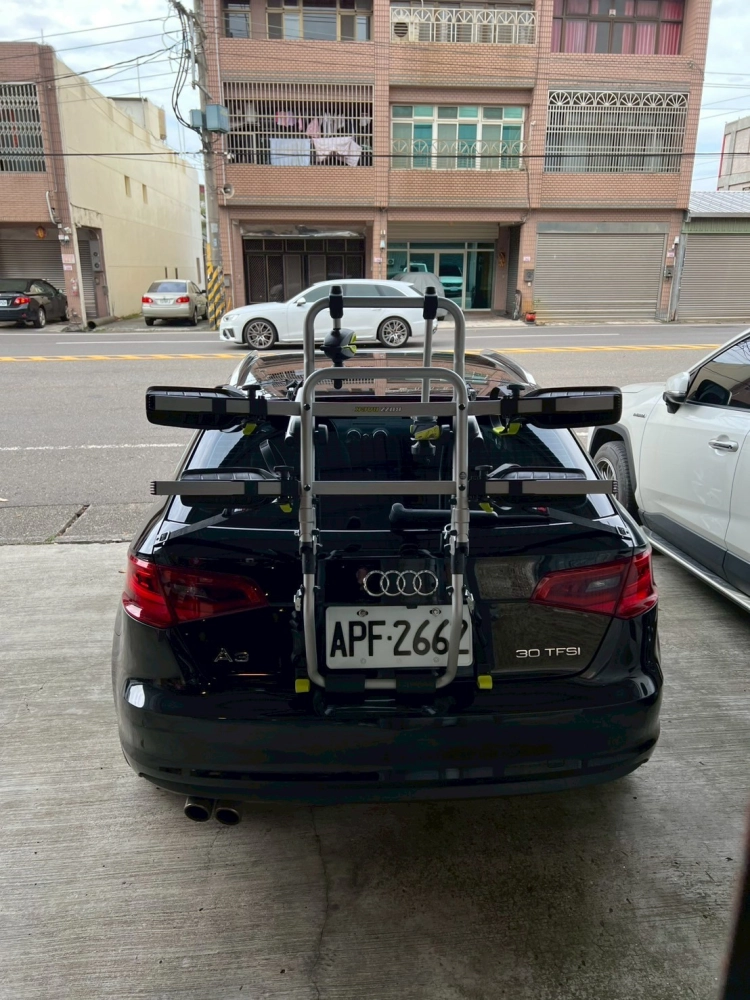 AUDI A3 BUZZRACK 後背式自行車架