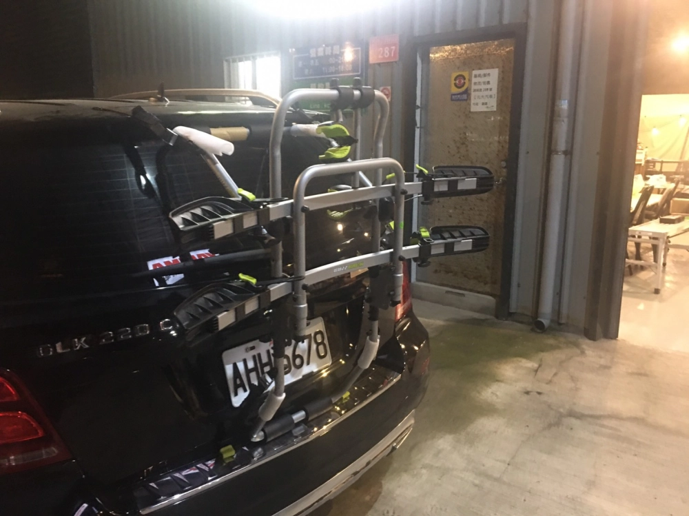 BENZ GLK 安裝 BUZZRACK自行車架