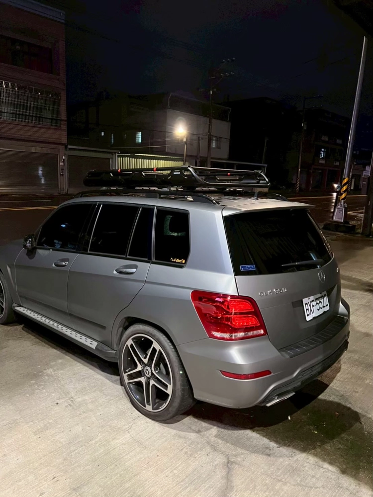 BENZ GLK 安裝 YAKIMA夾直桿式橫桿 YAKIMA中型籃+延伸架