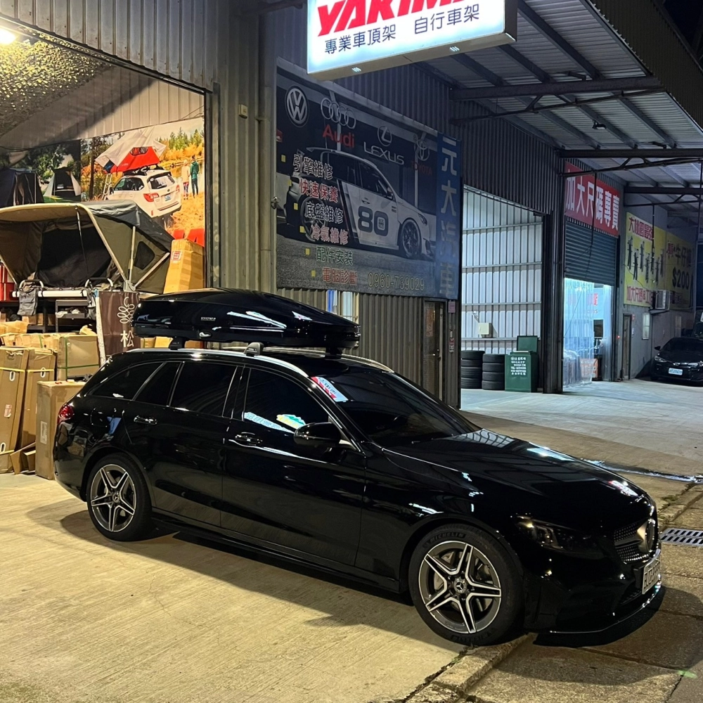 BENZ C-CLASS 安裝 YAKIMA包覆式橫桿 + GrandTour 16 車頂箱
