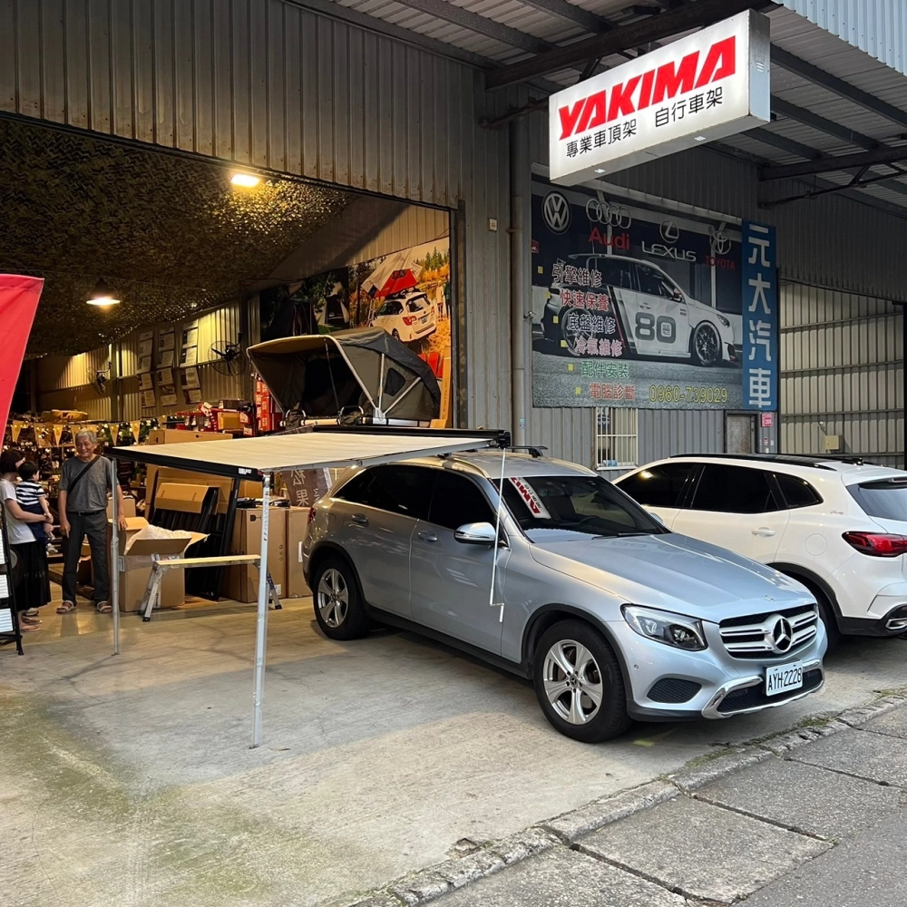 BENZ GLC 安裝 YAKIMA突出式橫桿+FIAMMA車邊帳