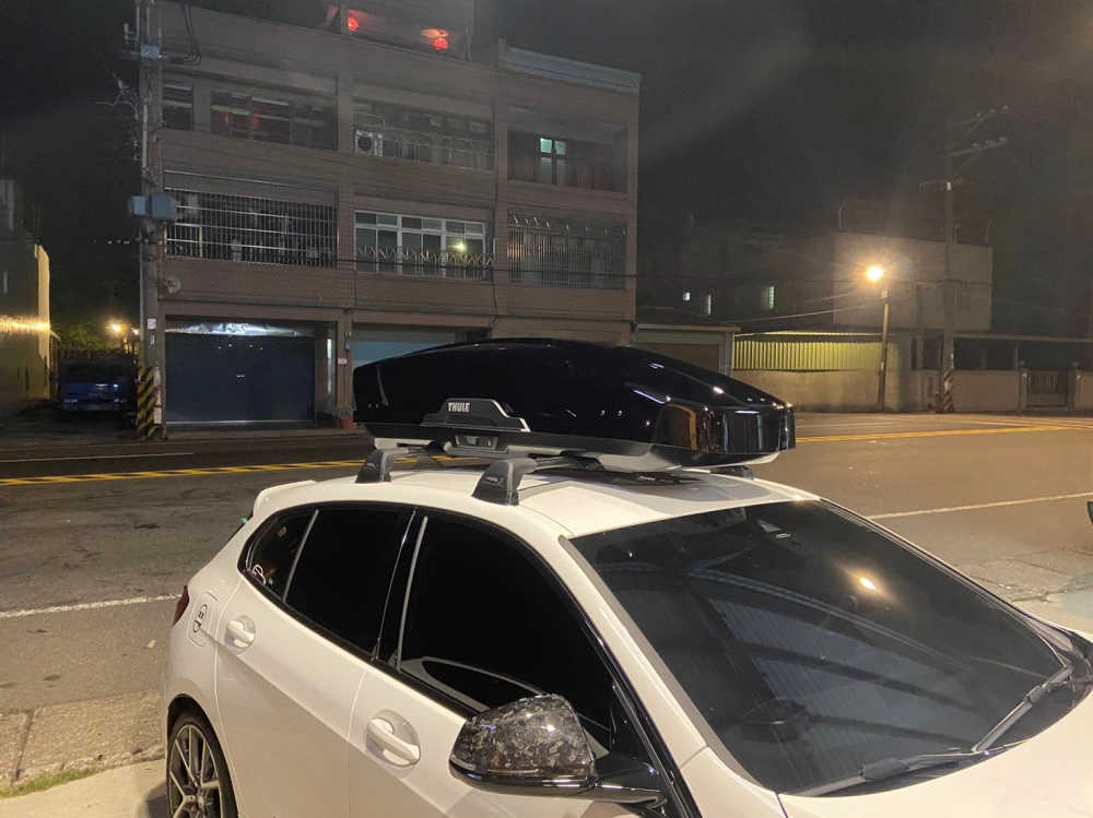 BMW 1系列 YAKIMA 包覆式橫桿 + THULE 車頂箱