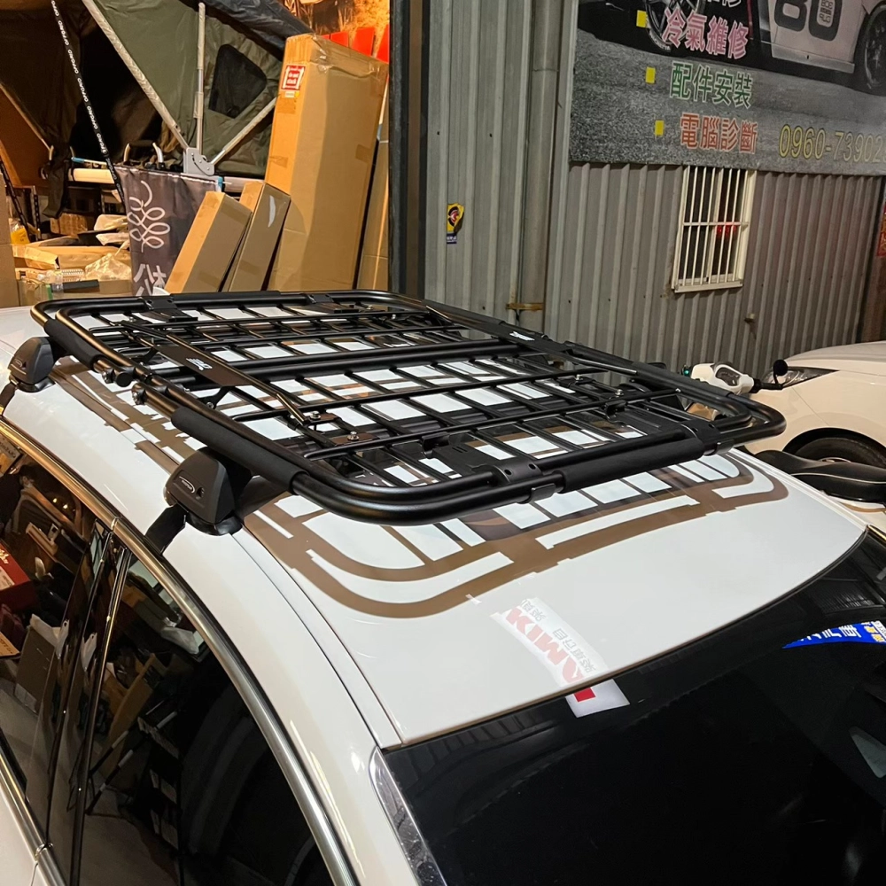 BMW 218i 7人座 安裝 YAKIMA包覆式橫桿 + 3D可收折多功能車頂籃