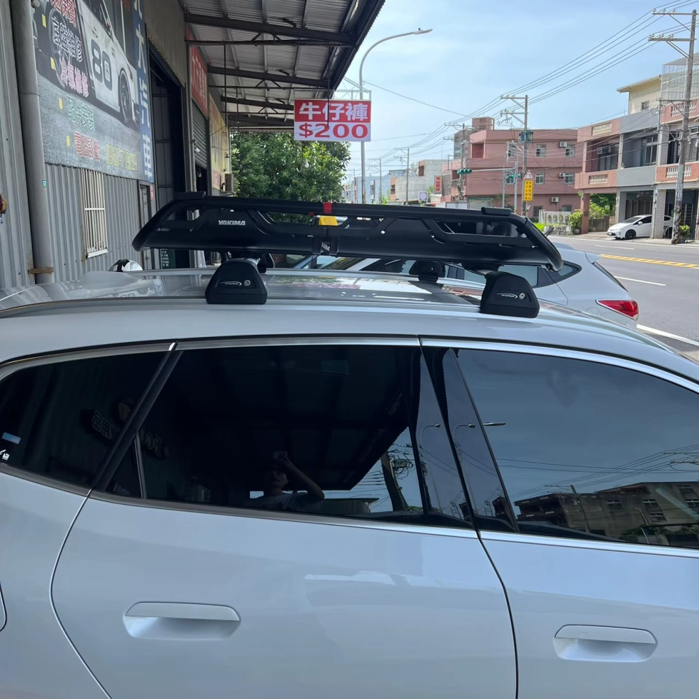 BMW 220i 安裝 YAKIMA包覆式橫桿 + YAKIMA OffGrid 車頂籃