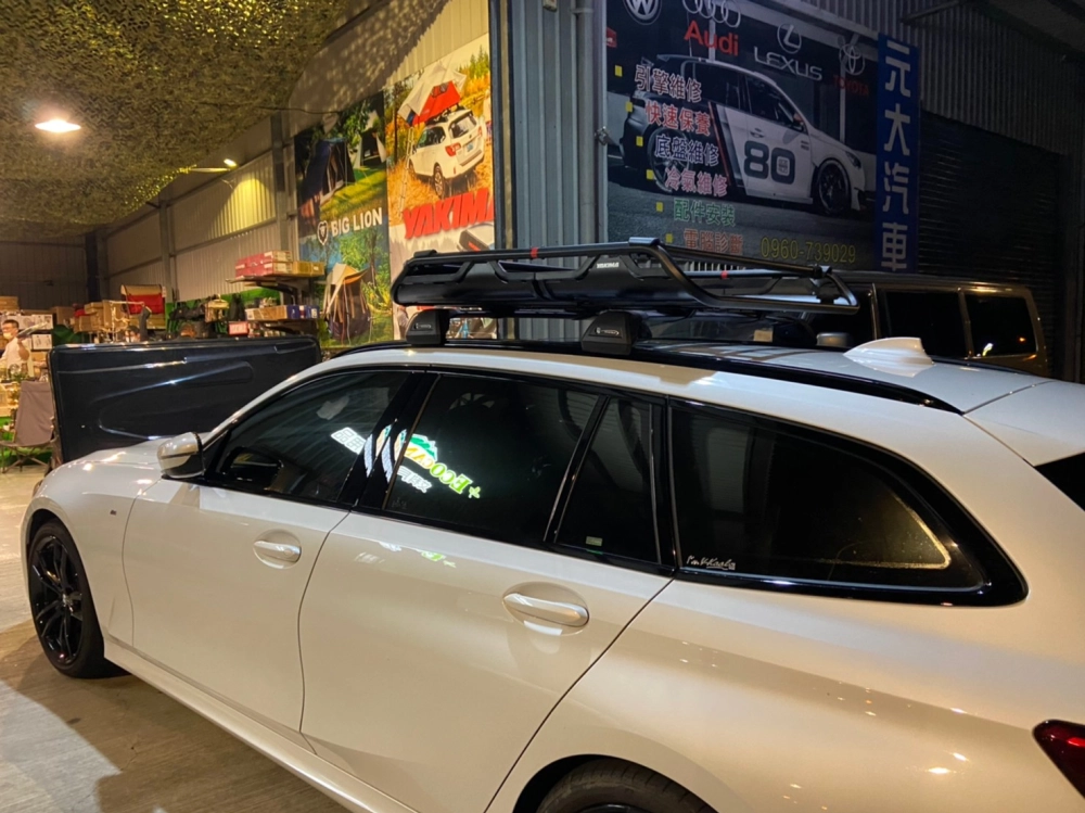 BMW 330 安裝 YAKIMA包覆式橫桿+ YAKIMA OffGrid 車頂籃